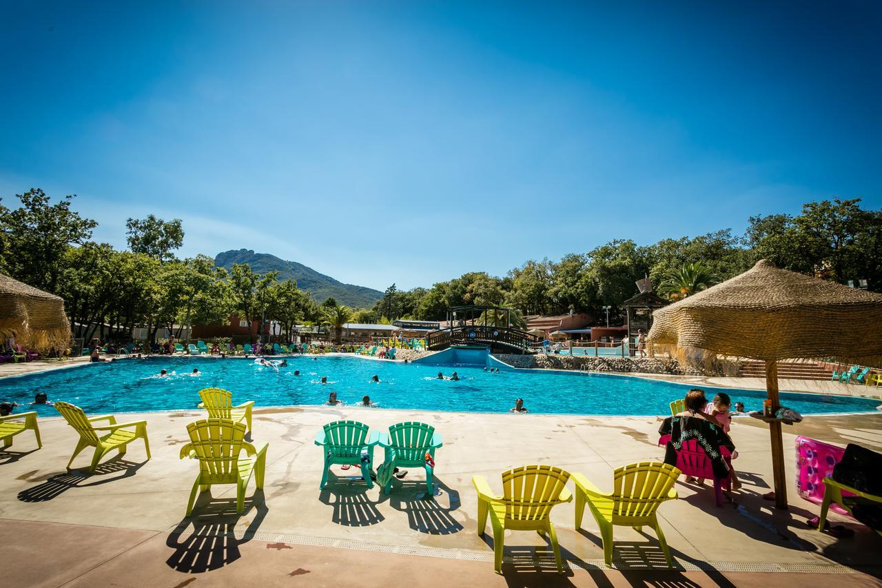 Готель Camping Le Bois Fleuri Аржеле-сюр-Мер Екстер'єр фото